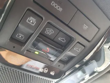 Car image 35