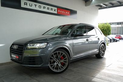 Car image 25