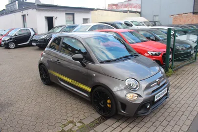 Car image 2