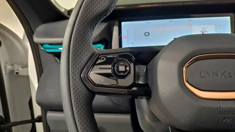 Car image 30