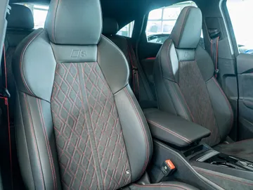 Car image 27