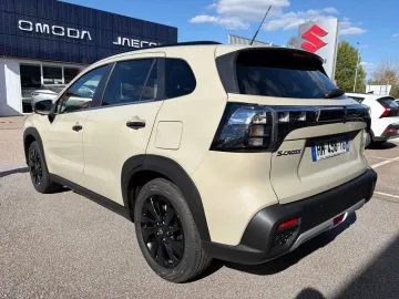 Car image 5