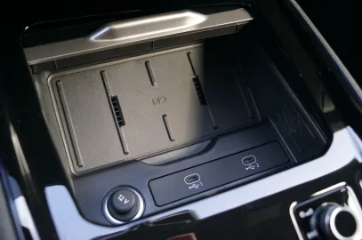 Car image 48