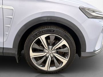 Car image 32