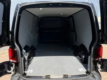 Car image 38