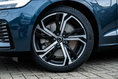 Car image 36