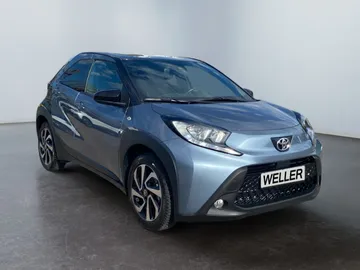 Car image 2