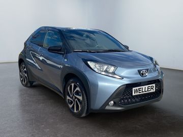 Car image 2