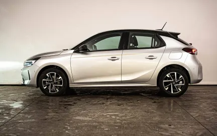 Car image 4