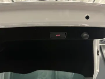 Car image 35