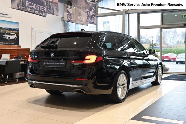 BMW 520d Touring xDrive Luxury Line 140 kW image number 17