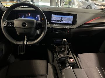 Car image 14