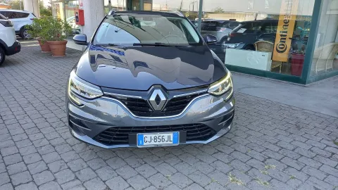 Car image 3