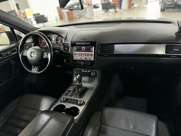 Car image 36