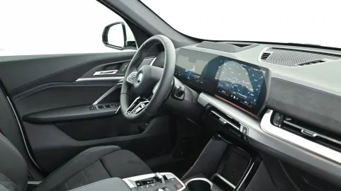 Car image 32