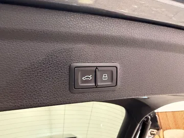 Car image 35