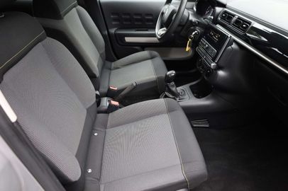 Car image 31