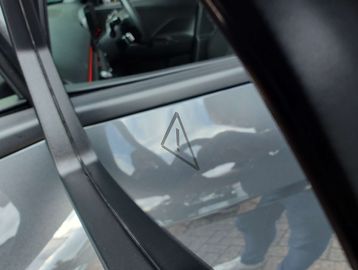 Car image 37