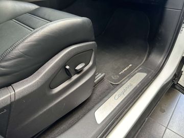 Car image 36