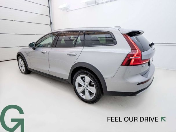 Volvo V60 Cross Country AWD B4 145 kW image number 6