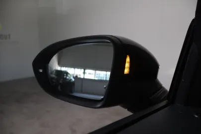 Car image 36