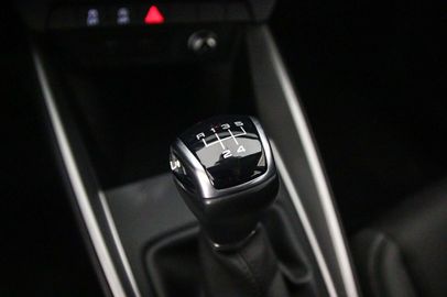 Car image 32