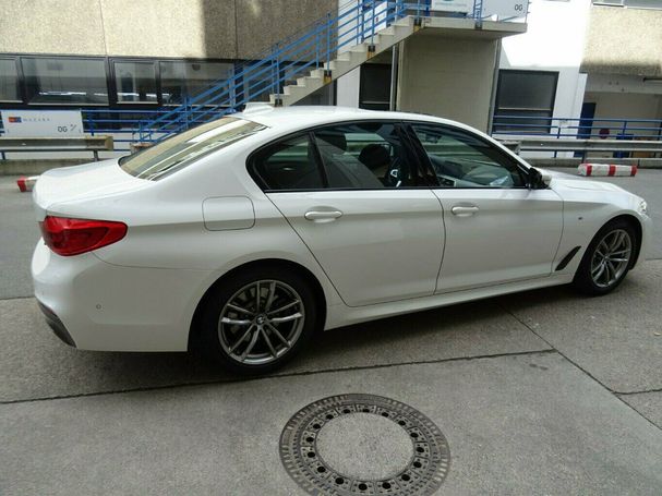 BMW 520d xDrive 140 kW image number 12