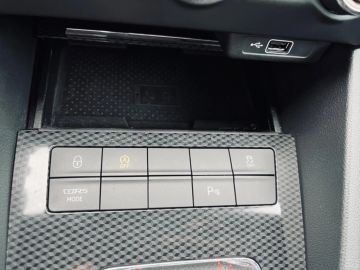 Car image 33