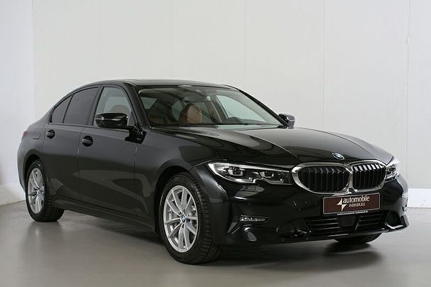 BMW 330d Sport Line 195 kW image number 3