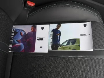 Car image 32