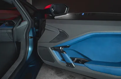 Car image 15