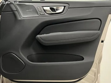 Car image 49