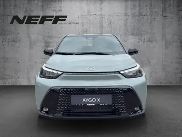 Car image 4