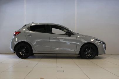 Car image 3