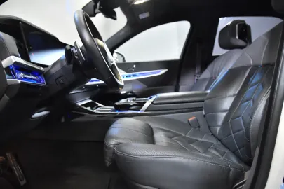Car image 27
