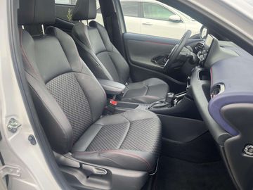 Car image 14