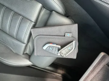 Car image 40