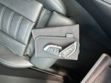 Car image 40