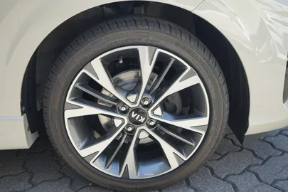 Car image 38