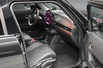 Car image 28