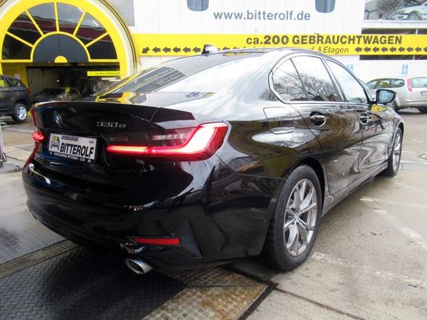 BMW 330e Sport Line 135 kW image number 15