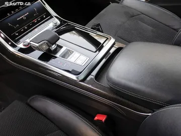 Car image 30