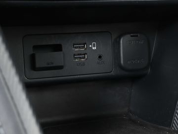 Car image 30