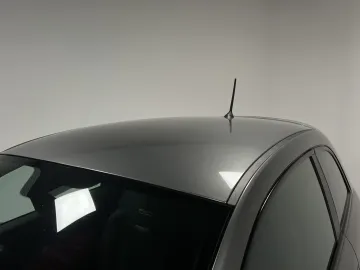 Car image 34