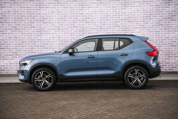 Volvo XC40 B4 Plus Dark 145 kW image number 3