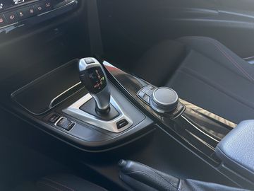 Car image 26