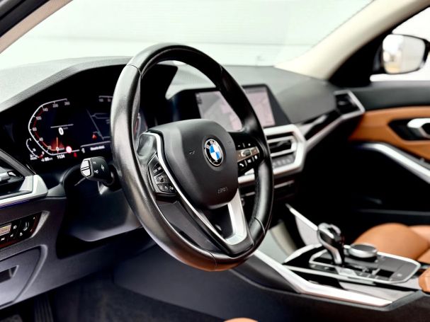 BMW 320d Touring Sport Line 140 kW image number 26