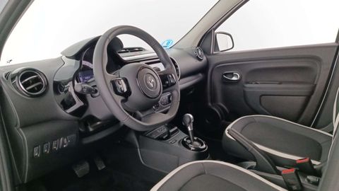 Car image 11