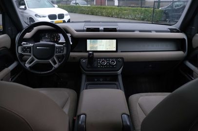 Car image 10