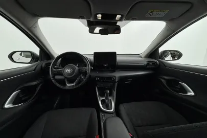 Car image 4